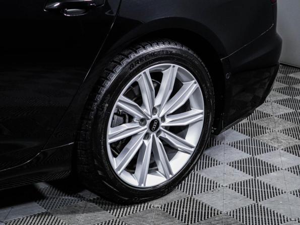 Audi A6 V (C8) Рестайлинг с пробегом 2024 года, цена 5 555 000 рублей, 31895 км, седан, Автокод Объявления