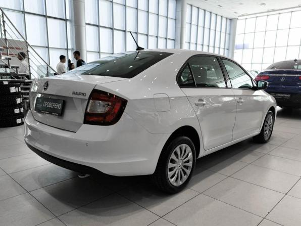 Skoda Rapid I Рестайлинг с пробегом 2019 года, цена 1 360 000 рублей, 66315 км, лифтбек, Автокод Объявления