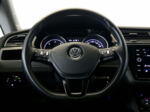 Volkswagen Touran II с пробегом 2018 года, цена 1 790 000 рублей, 212145 км, компактвэн, Автокод Объявления