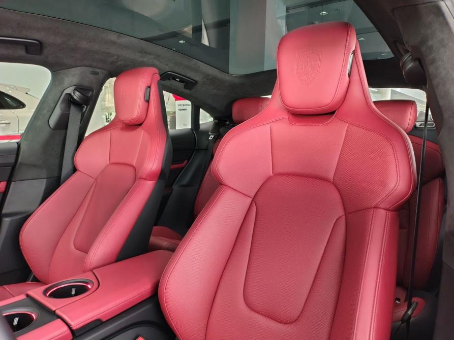 Porsche Taycan I Москва  - изображение 10