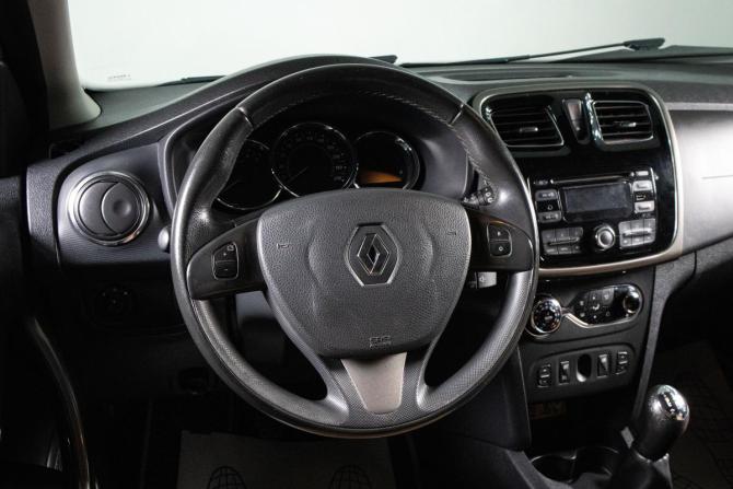 Renault Sandero II с пробегом 2015 года, цена 799 000 рублей, 182000 км, хэтчбек, Автокод Объявления