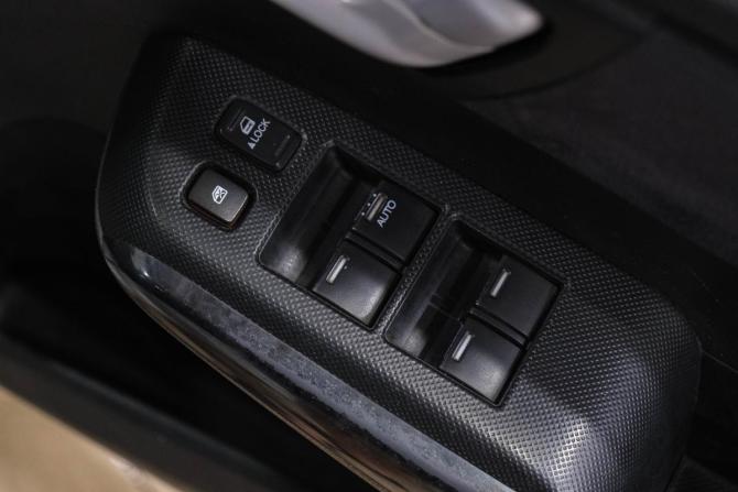 Honda Insight II с пробегом 2012 года, цена 899 000 рублей, 155000 км, хэтчбек, Автокод Объявления