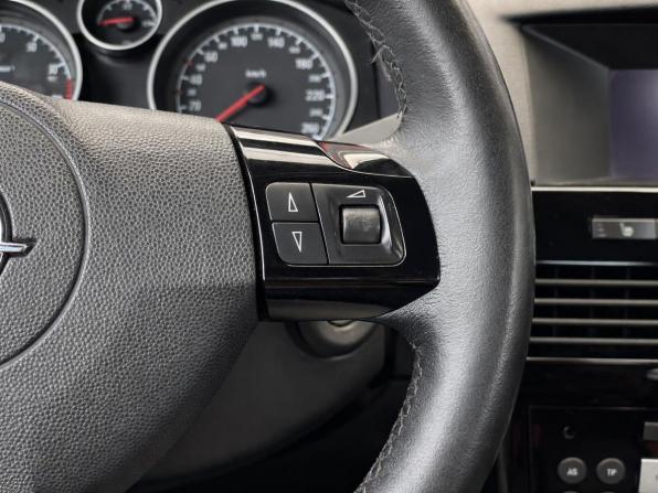 Opel Astra H Рестайлинг с пробегом 2011 года, цена 447 000 рублей, 217063 км, универсал, Автокод Объявления