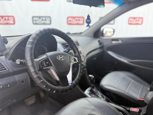 Hyundai Solaris I Рестайлинг с пробегом 2016 года, цена 519 990 рублей, 210000 км, седан, Автокод Объявления