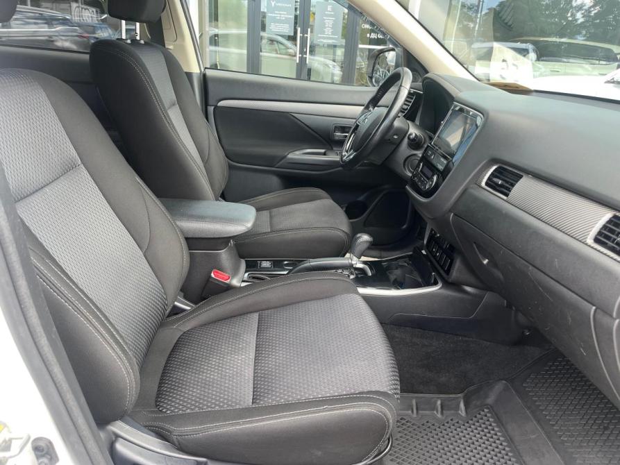 Mitsubishi Outlander III Рестайлинг 2 Санкт-Петербург  - изображение 9