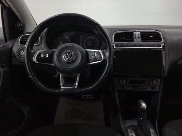 Volkswagen Polo V Рестайлинг с пробегом 2018 года, цена 1 030 000 рублей, 214004 км, седан, Автокод Объявления