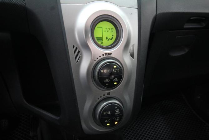 Toyota Yaris II с пробегом 2008 года, цена 650 000 рублей, 268168 км, хэтчбек, Автокод Объявления