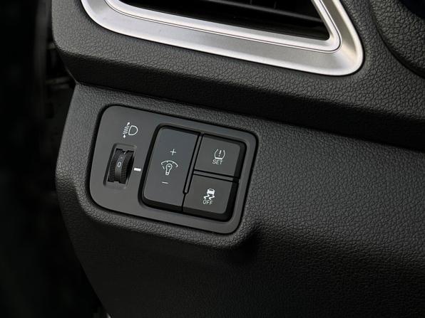 Hyundai Solaris II с пробегом 2019 года, цена 1 382 600 рублей, 112085 км, седан, Автокод Объявления