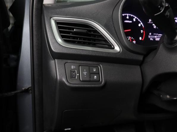 Hyundai Solaris II с пробегом 2018 года, цена 1 300 000 рублей, 133000 км, седан, Автокод Объявления