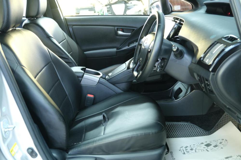 Toyota Prius III Рестайлинг (XW30) Омск  - изображение 8