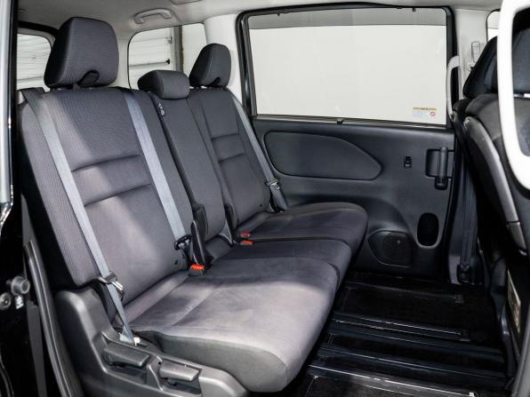 Nissan Serena V (C27) с пробегом 2017 года, цена 1 680 000 рублей, 172800 км, минивэн, Автокод Объявления