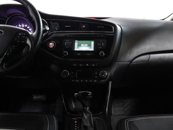 Kia Ceed II Рестайлинг с пробегом 2016 года, цена 1 249 000 рублей, 65404 км, хэтчбек, Автокод Объявления