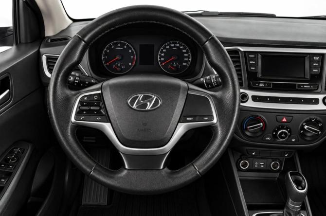 Hyundai Solaris II с пробегом 2018 года, цена 1 399 000 рублей, 98000 км, седан, Автокод Объявления
