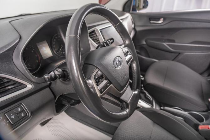 Hyundai Solaris II с пробегом 2019 года, цена 1 359 000 рублей, 150000 км, седан, Автокод Объявления