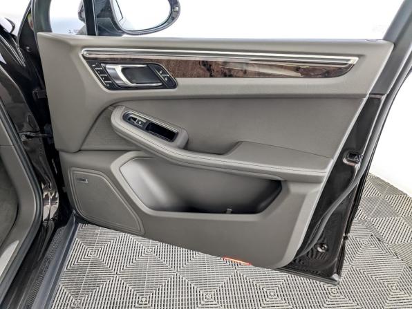 Porsche Macan I с пробегом 2015 года, цена 2 395 000 рублей, 103296 км, внедорожник, Автокод Объявления
