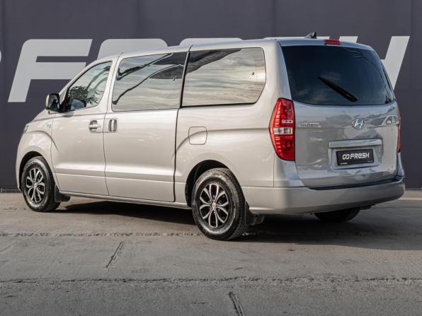 Hyundai H-1 II Рестайлинг 2 с пробегом 2019 года, цена 2 955 075 рублей, 97908 км, минивэн, Автокод Объявления