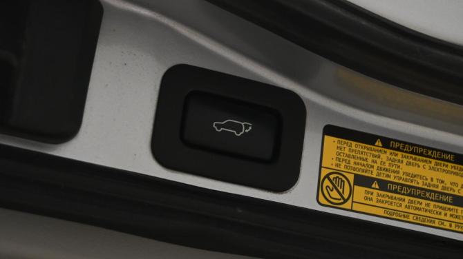 Toyota Land Cruiser 200 Series Рестайлинг 1 с пробегом 2015 года, цена 6 800 000 рублей, 48600 км, внедорожник, Автокод Объявления