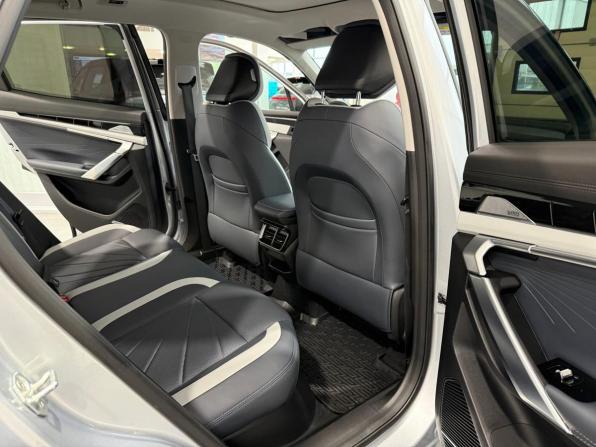 Geely Atlas II с пробегом 2024 года, цена 2 840 000 рублей, 13949 км, внедорожник, Автокод Объявления
