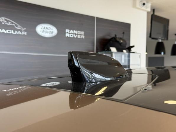 Land Rover Range Rover Evoque II Рестайлинг с пробегом 2024 года, цена 6 650 000 рублей, 1980 км, внедорожник, Автокод Объявления