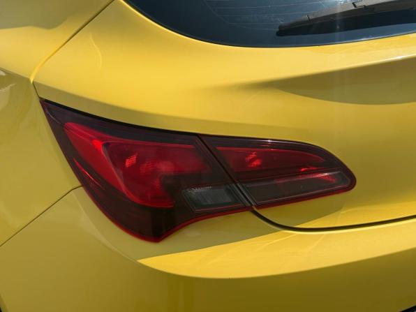 Opel Astra J Рестайлинг с пробегом 2012 года, цена 650 000 рублей, 207000 км, хэтчбек, Автокод Объявления