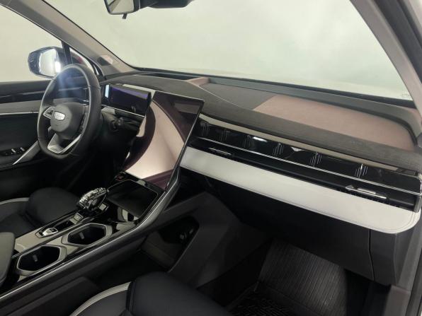 Geely Atlas II с пробегом 2024 года, цена 3 199 000 рублей, 31707 км, внедорожник, Автокод Объявления