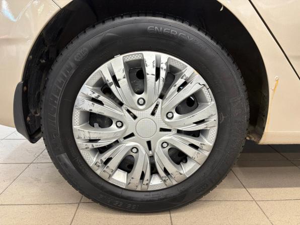 Hyundai Solaris I с пробегом 2012 года, цена 870 000 рублей, 135421 км, хэтчбек, Автокод Объявления
