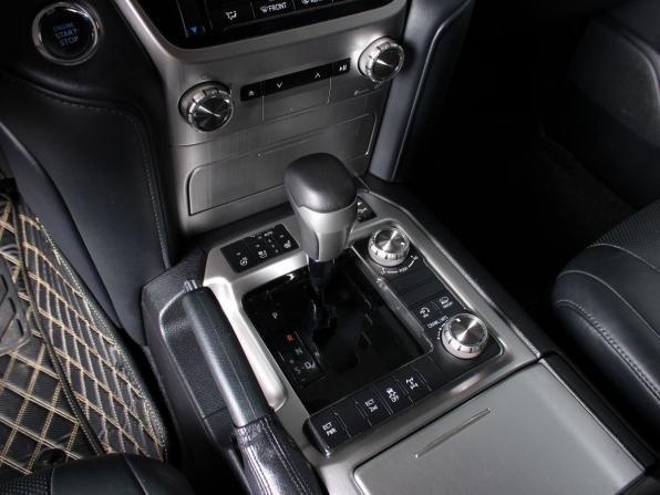 Toyota Land Cruiser 200 Series Рестайлинг 2 с пробегом 2016 года, цена 5 890 000 рублей, 175000 км, внедорожник, Автокод Объявления