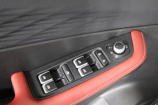 Geely Coolray I Рестайлинг с пробегом 2024 года, цена 2 299 990 рублей, 19517 км, внедорожник, Автокод Объявления