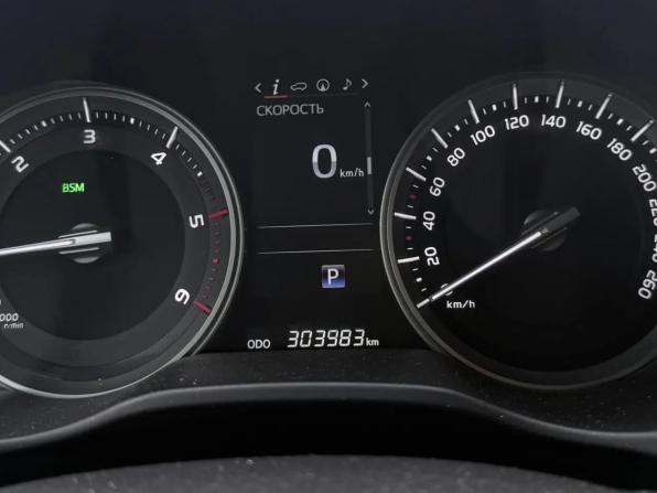 Toyota Land Cruiser 200 Series Рестайлинг 2 с пробегом 2016 года, цена 5 249 000 рублей, 303953 км, внедорожник, Автокод Объявления