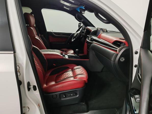 Lexus LX III Рестайлинг 2 с пробегом 2019 года, цена 7 775 000 рублей, 126708 км, внедорожник, Автокод Объявления