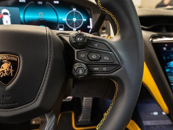 Lamborghini Temerario с пробегом 2026 года, цена 54 500 000 рублей, 30 км, купе, Автокод Объявления