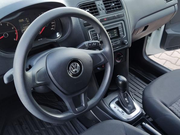 Volkswagen Polo V Рестайлинг с пробегом 2018 года, цена 1 364 000 рублей, 54828 км, седан, Автокод Объявления