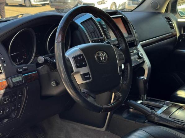 Toyota Land Cruiser 200 Series Рестайлинг 1 с пробегом 2012 года, цена 4 049 000 рублей, 140864 км, внедорожник, Автокод Объявления