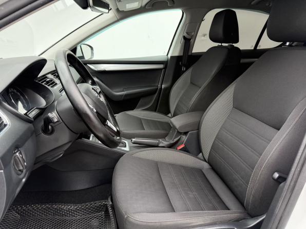 Skoda Octavia III (A7) Рестайлинг с пробегом 2017 года, цена 1 596 000 рублей, 157441 км, лифтбек, Автокод Объявления