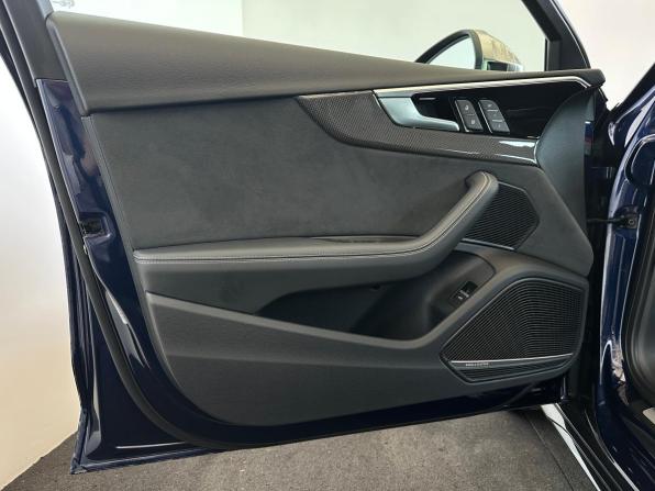 Audi S4 V (B9) Рестайлинг с пробегом 2022 года, цена 7 555 000 рублей, 8000 км, седан, Автокод Объявления