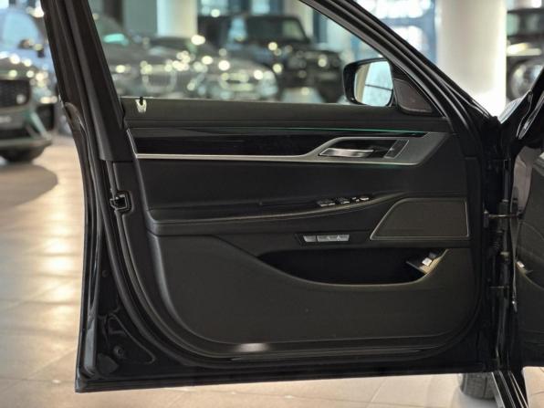 BMW 7 серии VI (G11/G12) с пробегом 2017 года, цена 3 300 000 рублей, 191454 км, седан, Автокод Объявления