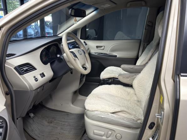 Toyota Sienna III с пробегом 2010 года, цена 1 480 000 рублей, 249313 км, минивэн, Автокод Объявления