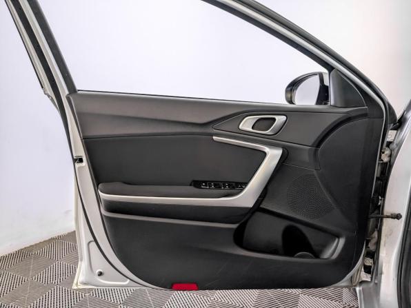 Kia Ceed III с пробегом 2020 года, цена 2 100 000 рублей, 66193 км, хэтчбек, Автокод Объявления