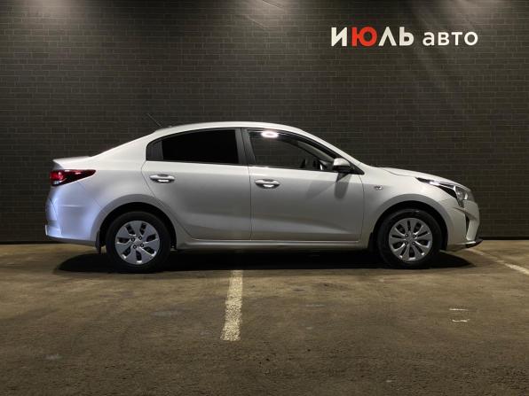 Kia Rio IV Рестайлинг с пробегом 2021 года, цена 1 549 000 рублей, 51318 км, седан, Автокод Объявления