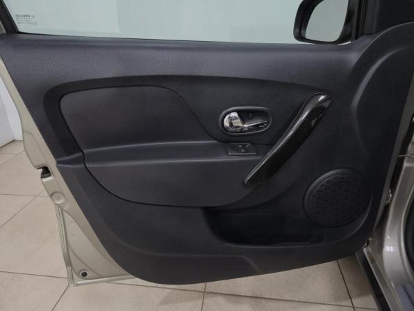 Renault Logan II Рестайлинг с пробегом 2022 года, цена 1 300 000 рублей, 72205 км, седан, Автокод Объявления