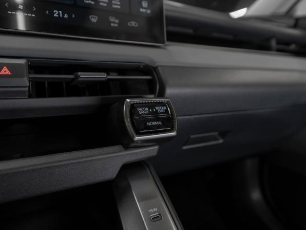 Toyota RAV4 VI (XA60) с пробегом 2025 года, цена 3 950 000 рублей, 30 км, внедорожник, Автокод Объявления