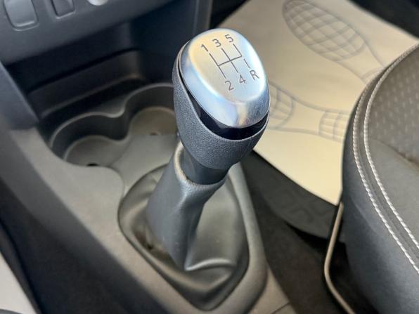 Renault Logan II Рестайлинг с пробегом 2021 года, цена 940 000 рублей, 27393 км, седан, Автокод Объявления