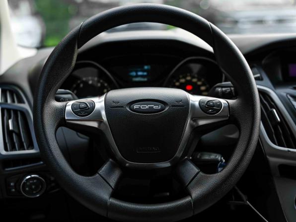 Ford Focus III с пробегом 2012 года, цена 590 000 рублей, 210553 км, седан, Автокод Объявления