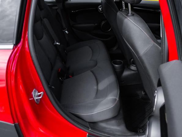 Mini Hatch III (F55/F56) Рестайлинг с пробегом 2020 года, цена 2 349 000 рублей, 68794 км, хэтчбек, Автокод Объявления