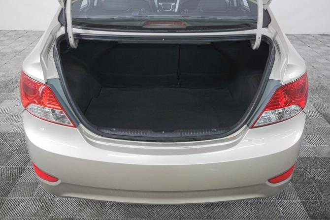 Hyundai Solaris I с пробегом 2013 года, цена 899 000 рублей, 145000 км, седан, Автокод Объявления