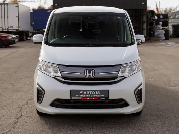 Honda Stepwgn V Рестайлинг с пробегом 2020 года, цена 2 299 000 рублей, 135729 км, минивэн, Автокод Объявления