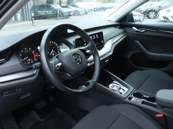 Skoda Octavia IV (A8) с пробегом 2021 года, цена 2 399 000 рублей, 22000 км, лифтбек, Автокод Объявления