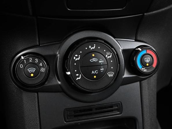 Ford Fiesta Mk6 Рестайлинг с пробегом 2018 года, цена 779 000 рублей, 124568 км, седан, Автокод Объявления