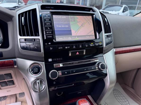 Toyota Land Cruiser 200 Series Рестайлинг 1 с пробегом 2012 года, цена 3 250 000 рублей, 271421 км, внедорожник, Автокод Объявления