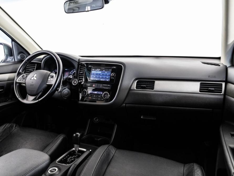 Mitsubishi Outlander III Рестайлинг Санкт-Петербург  - изображение 9